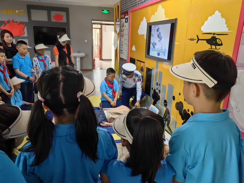 儿童节送上安全大“礼包”----消防科普馆开放助力 哈市“益童启航”嘉年华活动