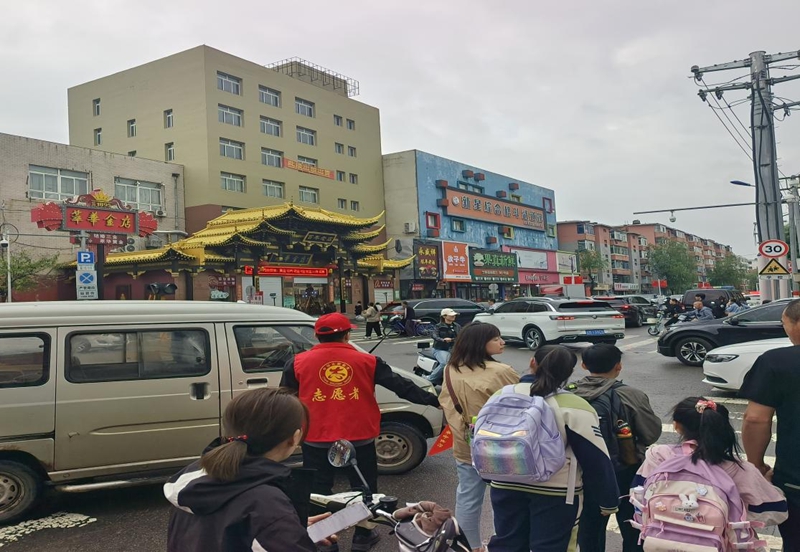 西丰县212名志愿者“上岗” 文明交通志愿服务温暖启动